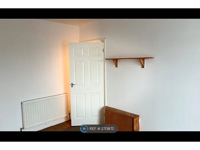 1 Bedroom Flat To Rent In Tregonissey Road, St Austell, PL25