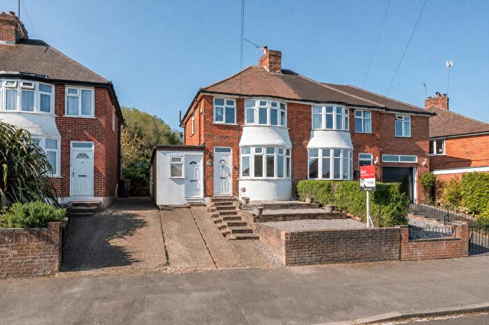 4 Bedroom Semi Detached House For Sale In Thirlmere Avenue, Tilehurst, Reading, RG30