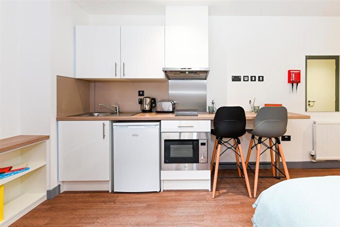 1 Bedroom Flat To Rent In Great Patrick Street, Belfast, BT1