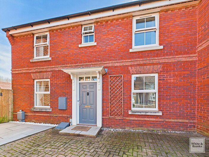 3 Bedroom Semi-detached House For Sale In Clover Mead, Felpham, PO22