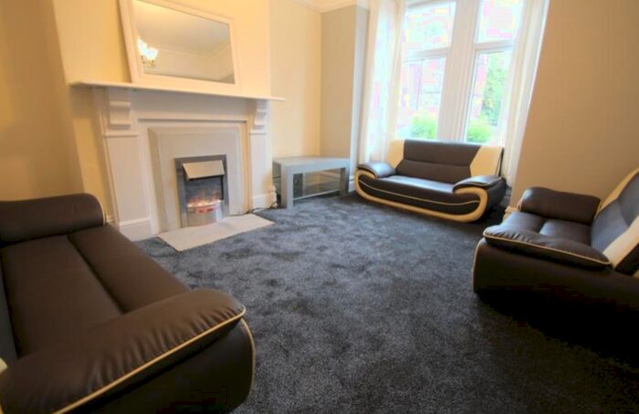 6 Bedroom House To Rent In Chapel Lane, Leeds, West Yorkshire, LS6