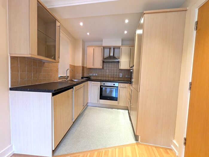 1 Bedroom Flat To Rent In Kyle House, High Street, Hampton, Surrey, TW12