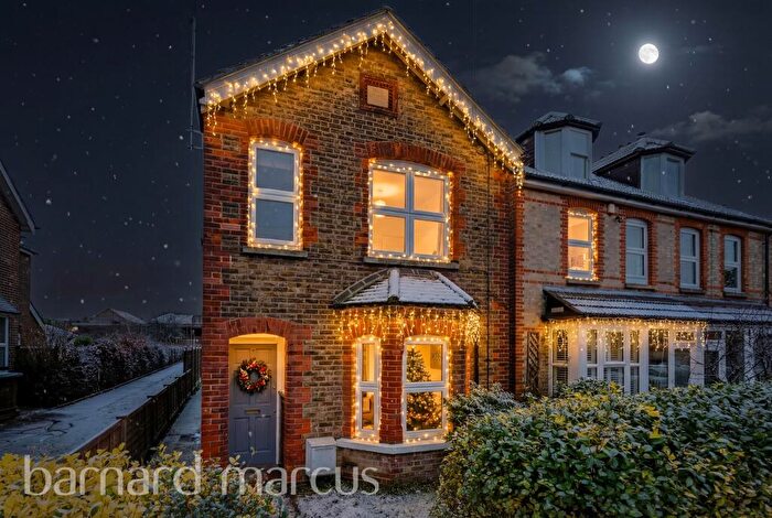 3 Bedroom Detached House For Sale In Albury Road, Merstham, Redhill, RH1