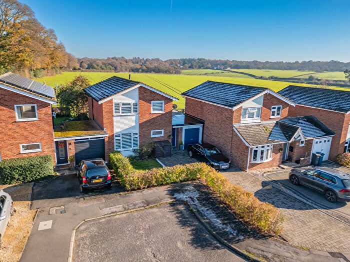 3 Bedroom Link Detached House For Sale In Clementi Avenue, Holmer Green, High Wycombe, Buckinghamshire, HP15