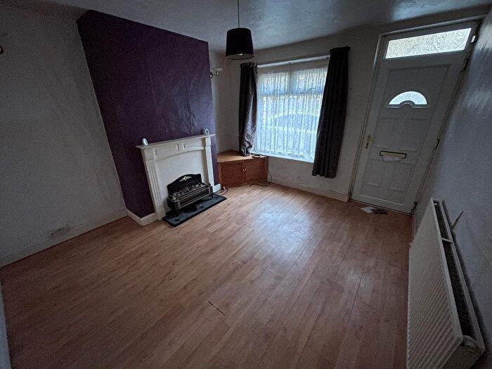 2 Bedroom End Of Terrace House For Sale In Broadway, Lancaster, LA1