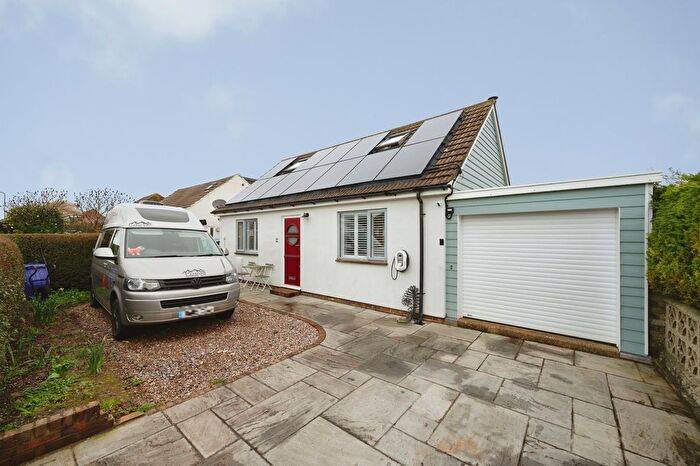 3 Bedroom Bungalow For Sale In Wheatlands Avenue, Hayling Island, Hampshire, PO11