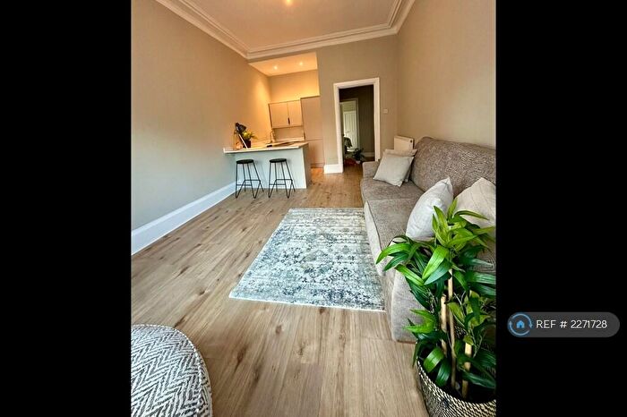 2 Bedroom Flat To Rent In Ark Lane, Glasgow, G31