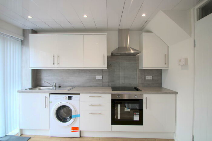 3 Bedroom Property To Rent In Robin Way, Carmyle, G32