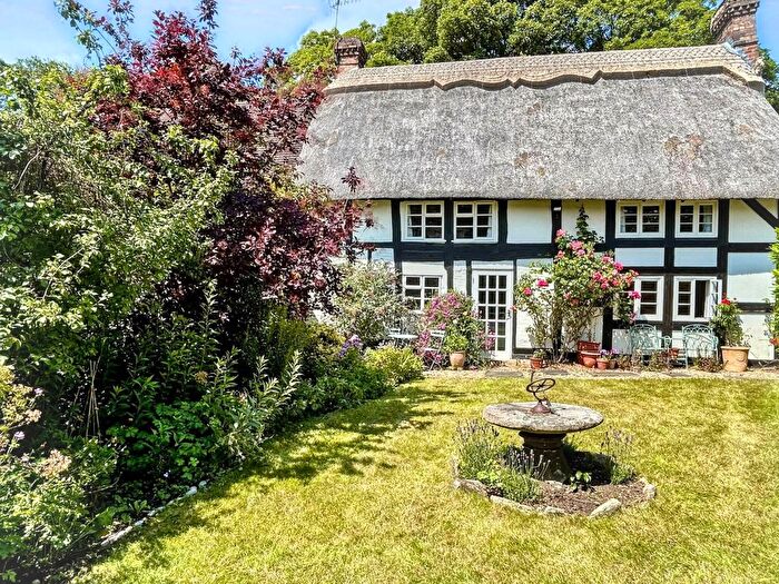 3 Bedroom Semi Detached House For Sale In Birlingham, Pershore, Worcestershire, WR10