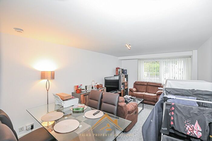 2 Bedroom Flat For Sale In Glenbervie Road, Grangemouth, FK3