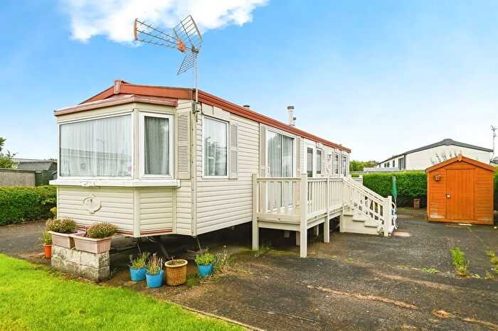 2 Bedroom Mobile/park Home For Sale In Shepherds Port Road, Snettisham, King's Lynn, PE31