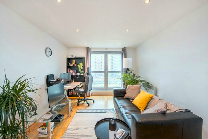 2 Bedroom Flat To Rent In Balmes Road, De Beauvoir Town, N1
