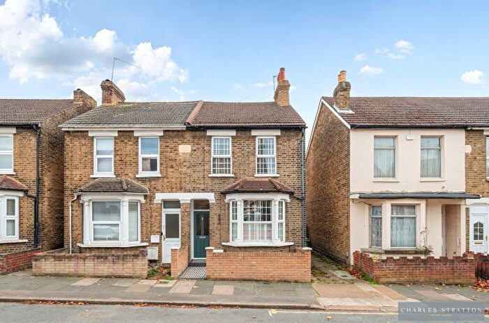 2 Bedroom Semi Detached House For Sale In Clifton Road, Hornchurch, RM11