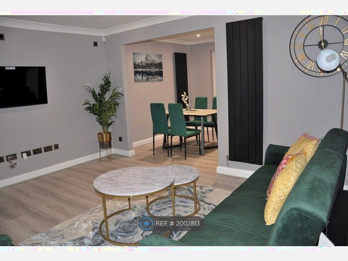 3 Bedroom Detached House To Rent In Brayton Court, Shenley Lodge, Milton Keynes, MK5