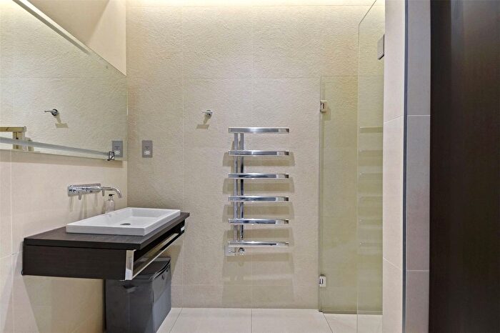 1 Bedroom Flat For Sale In Great Newport Street, London, WC2H