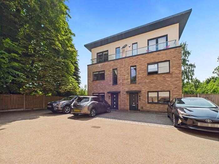 4 Bedroom Semi-Detached House For Sale In Enderleigh Mews, Alexandra Park, Nottingham, NG3