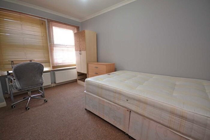 4 Bedroom Terraced House To Rent In Pitcroft Avenue, University Area, RG6