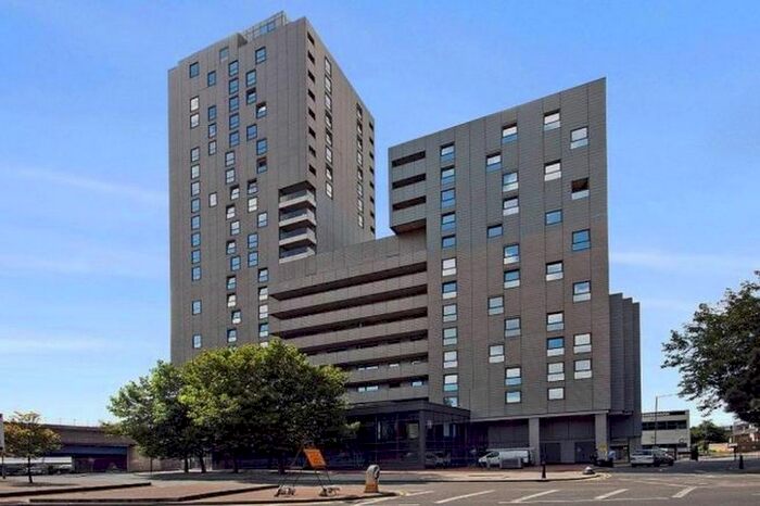 1 Bedroom Flat To Rent In Wharfside Point South, Prestons Road, E14