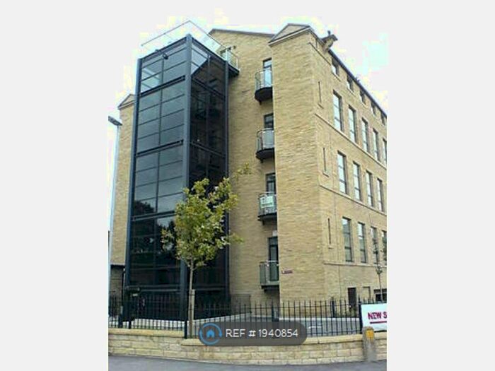 2 Bedroom Flat To Rent In Cavendish Court, Drighlington, Bradford, BD11