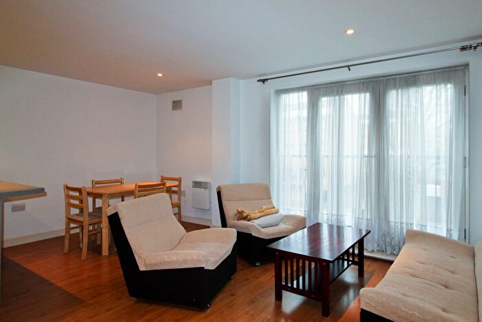 1 Bedroom Flat To Rent In Tredegar Road, London, E3