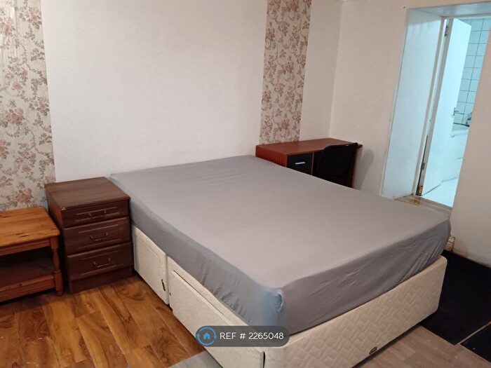 Studio To Rent In Folkestone Road, Dover, CT17