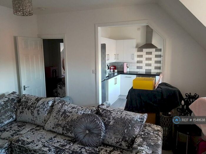 3 Bedroom Flat To Rent In Hamilton Road, Felixstowe, IP11