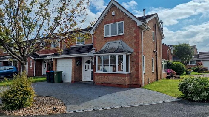 4 Bedroom Detached House To Rent In Hawkshead Way, Winsford, CW7
