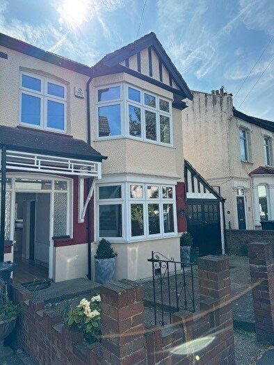 3 Bedroom Semi-Detached House To Rent In London, E18