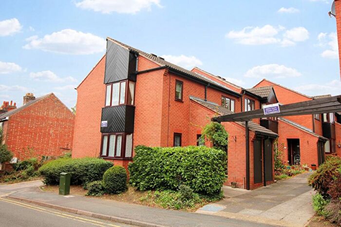 2 Bedroom Flat For Sale In Albion Street, Oadby, LE2