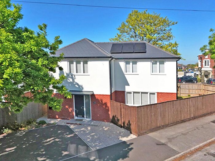3 Bedroom Detached House For Sale In Merrivale Avenue, Bournemouth, Dorset, BH6