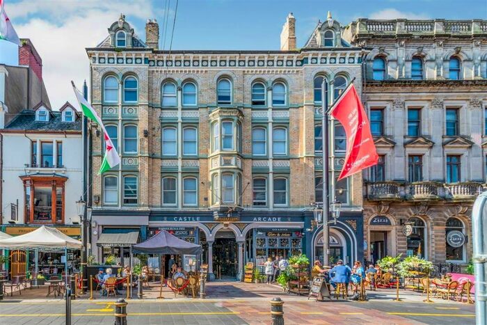 2 Bedroom Apartment To Rent In High Street, Cardiff, CF10