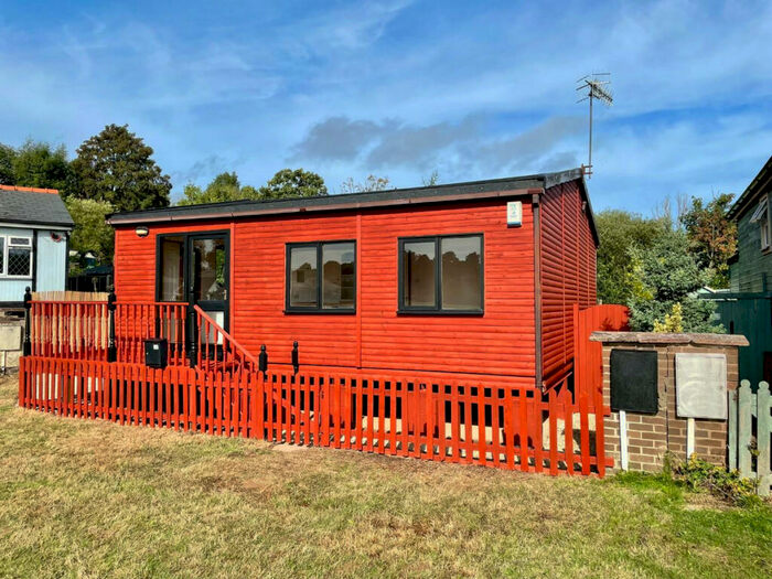 2 Bedroom Chalet For Sale In Larford Farm, Stourport-on-Severn, DY13