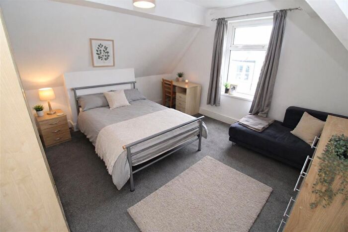 4 Bedroom Flat To Rent In Gordon Road, Roath, Cardiff, CF24