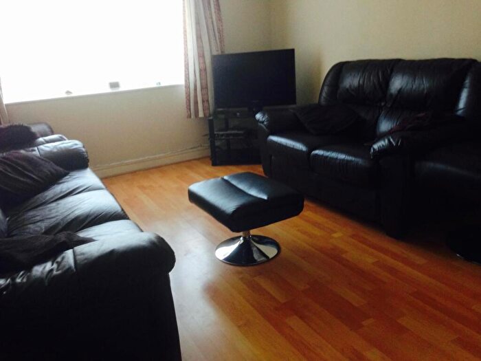 5 Bedroom Flat To Rent In Marston House, Redhill, RH1