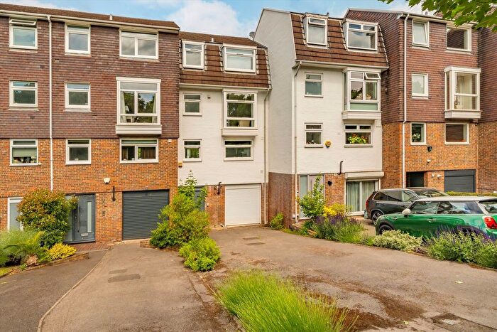 4 Bedroom Property To Rent In Ibis Lane, Chiswick, W4