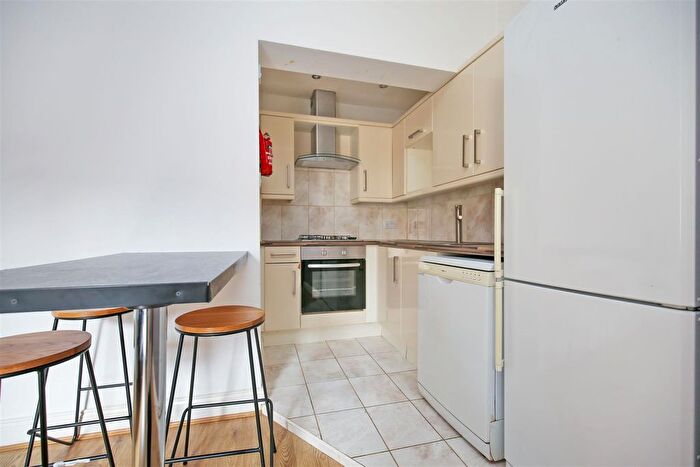 3 Bedroom Flat To Rent In Oakland Road, Jesmond, Newcastle Upon Tyne, NE2