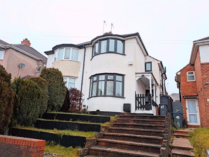 3 Bedroom Semi Detached House For Sale In Duncroft Road, Birmingham, B26