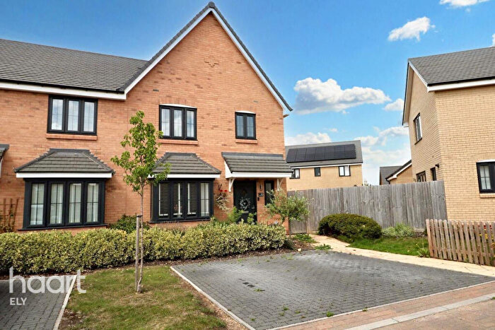 3 Bedroom Semi-Detached House For Sale In Shire Way, Witchford, CB6