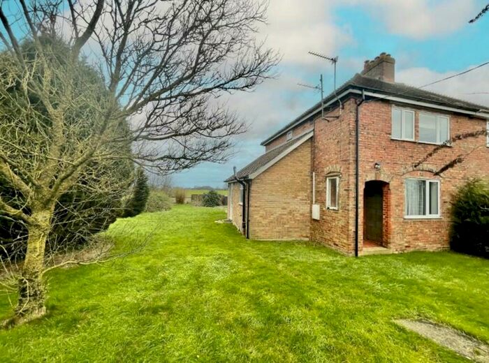 3 Bedroom Semi-Detached House For Sale In Sluice Road, Saracens Head, PE12