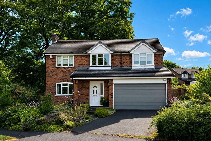 4 Bedroom Detached House For Sale In Shirebrook Drive, Glossop, SK13