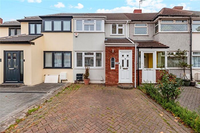 2 Bedroom Terraced House For Sale In Elm Park Avenue, Hornchurch, RM12