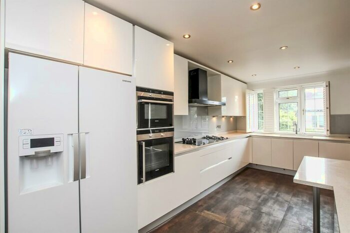 5 Bedroom House To Rent In Ridge Hill, Golders Green, NW11
