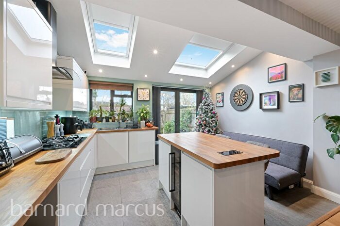 3 Bedroom Terraced House For Sale In Hazel Bank, Surbiton, KT5