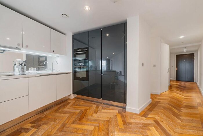 2 Bedroom Apartment To Rent In Eagle Point, City Road, London, EC1V
