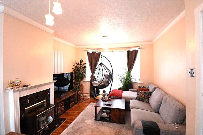 3 Bedroom Semi Detached House To Rent In Rushgrove Avenue, London, NW9