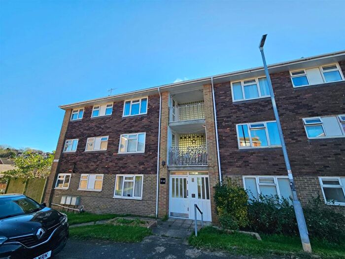 2 Bedroom Flat To Rent In Lockwood Close, Brighton, BN2