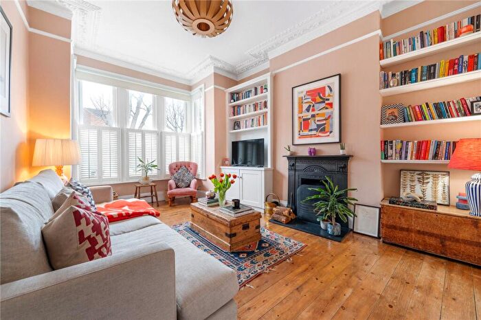 2 Bedroom Apartment For Sale In Nunhead Lane, Nunhead, London, SE15