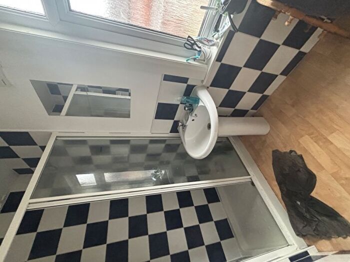 5 Bedroom Terraced House To Rent In Estcourt Terrace, Headingley, Leeds, LS6