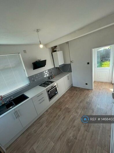 3 Bedroom Semi-Detached House To Rent In Masefield Road, Little Lever, Bolton, BL3