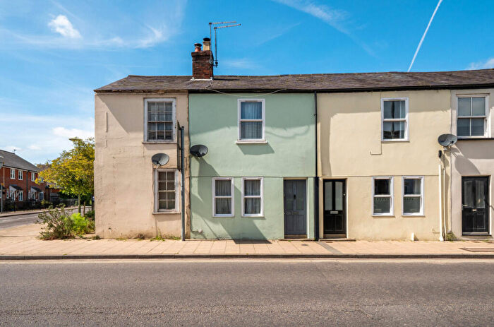 2 Bedroom Detached House For Sale In Normandy Street, Alton, Hampshire, GU34